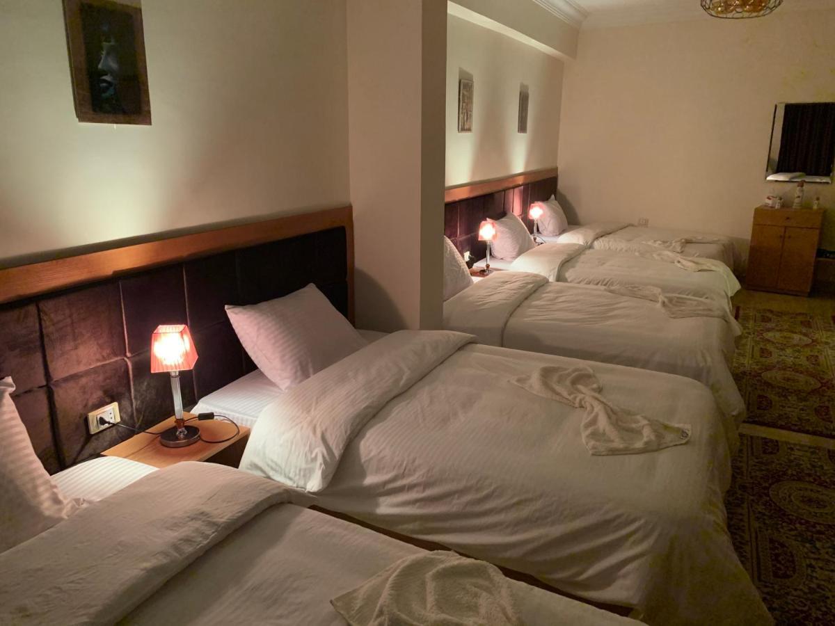 Draz Pyramids View Bed & Breakfast Kafret el-Gabal Esterno foto