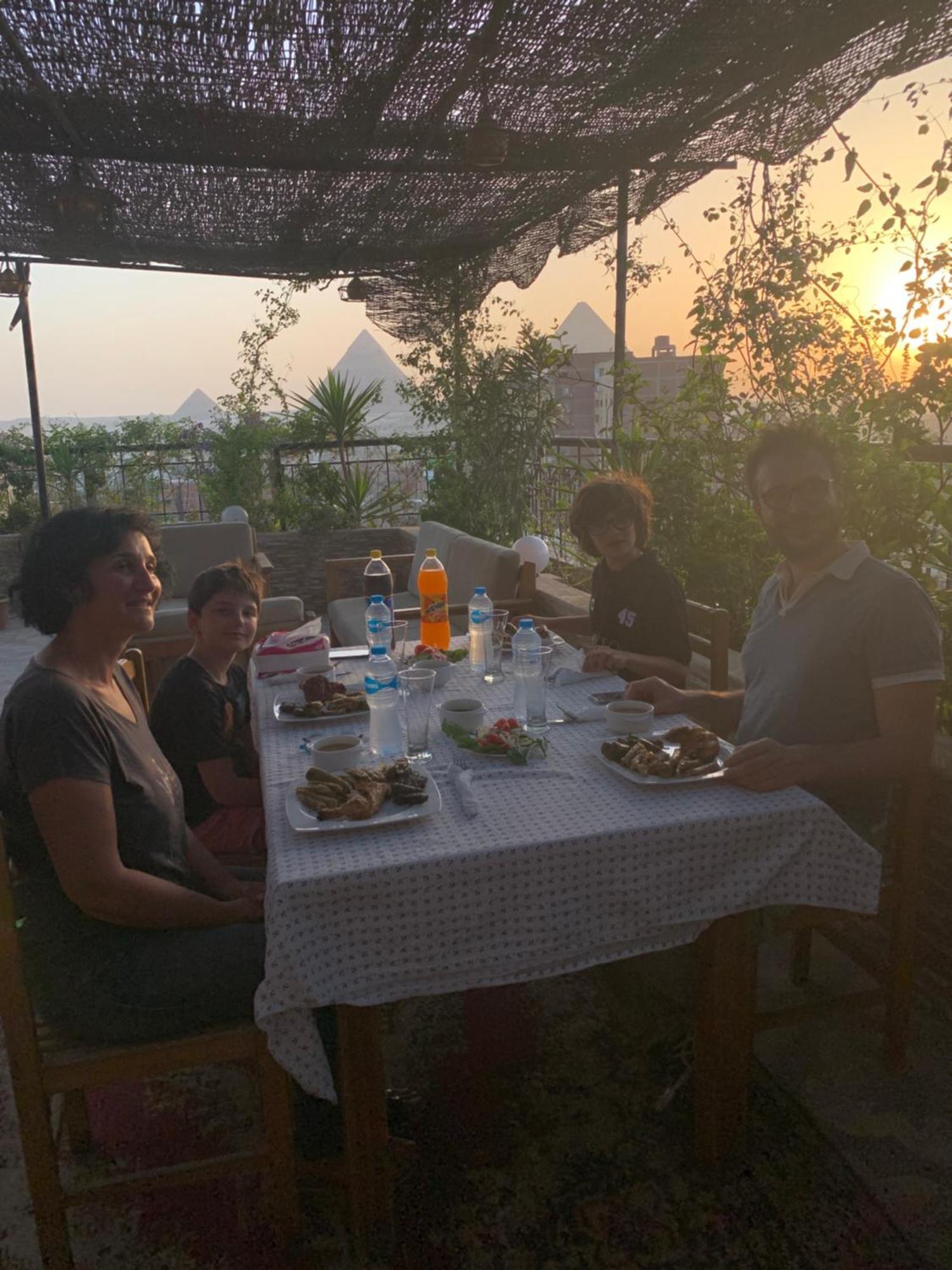 Draz Pyramids View Bed & Breakfast Kafret el-Gabal Esterno foto